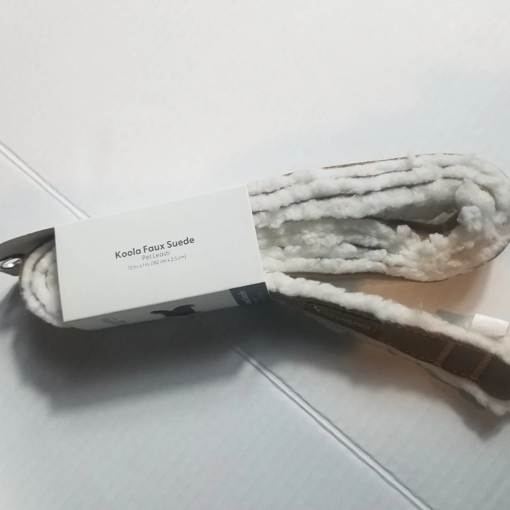 NWT KOOLABURRA BY UGG BROWN WITH WHITE SHERPA KOOLA FAUX SUEDE DOG LEASH